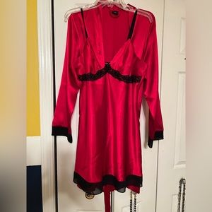 Red/Black Satin/Lace Intimate Nightgown w/Cover-Up
